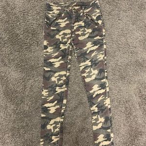 KUT from the cloth skinny camo pants